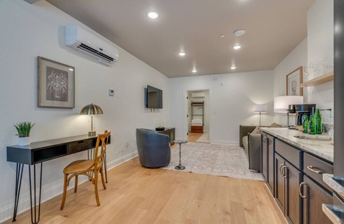 Elizabethton Apartment | The Downtown Post The Collin Suite