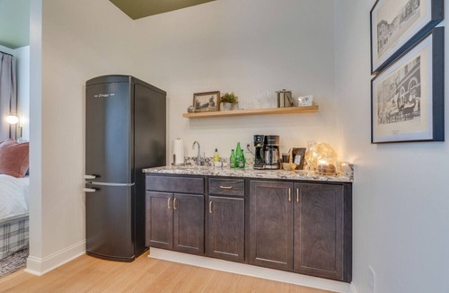 Elizabethton Apartment | The Downtown Post The Coleman Suite