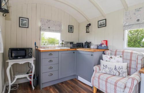 Mappleton House | The Dragonfly