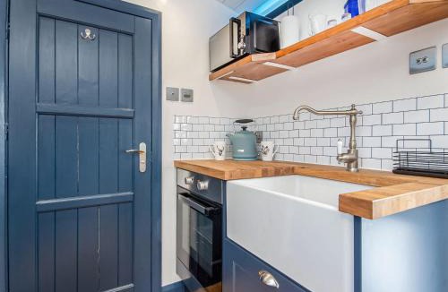 The Hebrides House | The Drift Shepherd's Hut - Ukc6878