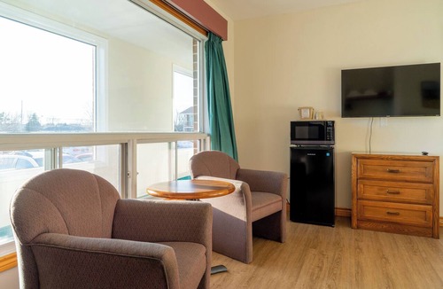 North River Hotel | The Dutch Inn