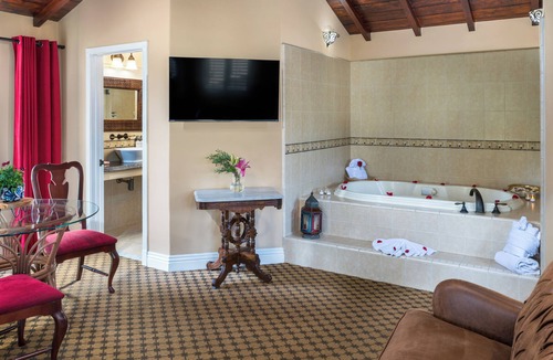 West Beach Bed & Breakfast | The Eagle Inn