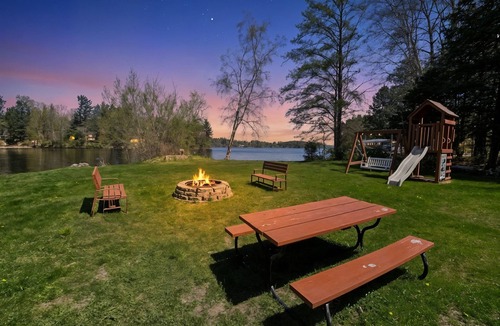 Phillips Cabin | The Eagles Nest, Lakeside Fresh Renovation!