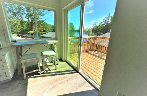 Phillips Cabin | The Eagles Nest, Lakeside Fresh Renovation!