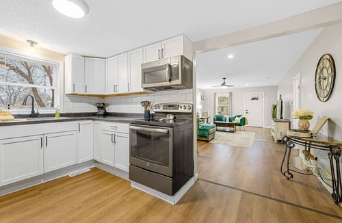 Sioux Falls House | The Easy Escape: A Delightful 2 Bedroom Downtown Retreat | House in Sioux Falls