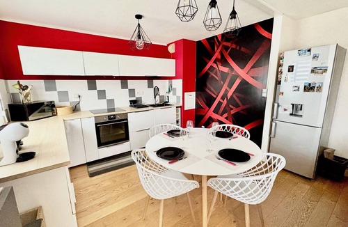 Illkirch-Graffenstaden Apartment | The Echevins' Jewel, a peaceful stay in Illkirch