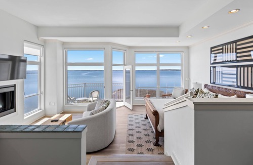 Midtown Ocean City Hotel | The Edge at Fager's Island