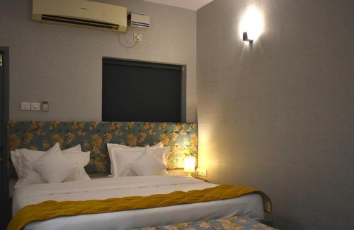 Sholinganallur Hotel | The Edge