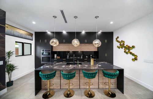Victoria Park House | The Elements Home with 2 Pools