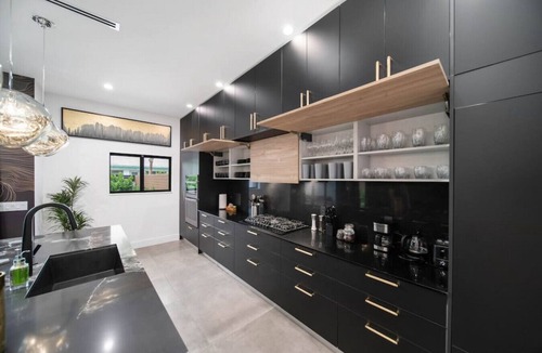 Victoria Park House | The Elements Home with 2 Pools