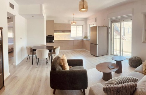 Emek Refaim Apartment | The Emek Refaim: 3 Bedrooms/2 Bathrooms Vacation Rental In the German Colony