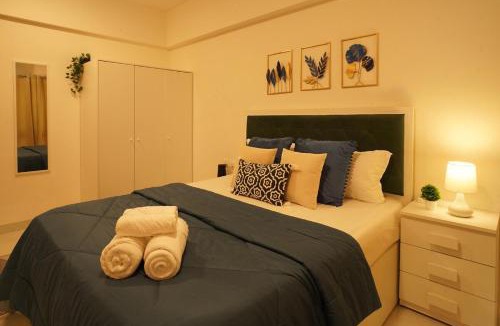 Santacruz Apartment | The Emerald Bloom, 2BHK Apt near Airport,Bkc&NMACC