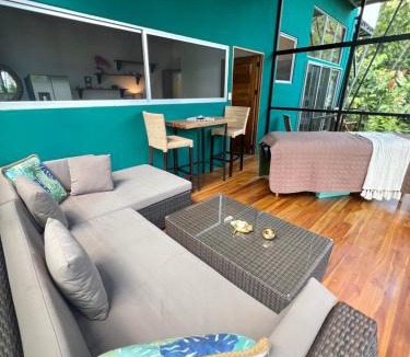 Parrita House | The Emerald Haven