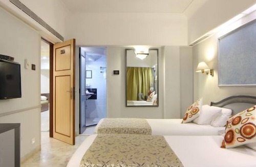 Airport Area Hotel | The Emerald Hotel & Executive Apartments