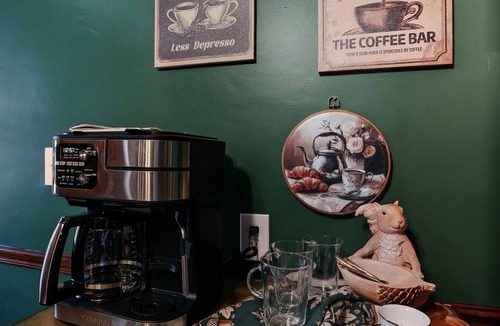 Brook Farm Apartment | The Enchanted Willow Boston Escape 3BDR/Free Parking/EV Charger/Family-friendly