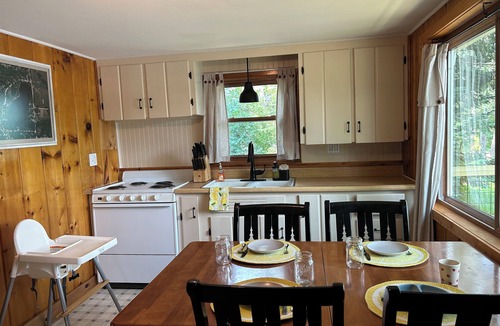 Harrison Cottage | The Escape at Bluegill Lake! No Cleaning Fee Lakefront Family Friendly,Fishing!