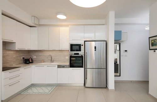 Emek Refaim Apartment | The Excellence : 2 BR in Baka - Great Location