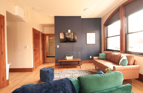 Marshland Apartment | The Exchange 11 | Historic Bldg, 1 BR, Dwntwn