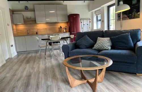 Ingerthorpe House | The Exclusive 6 bedroom Farm House, Markington incl heated pool and The Richmond Hill one bedroom Cottage