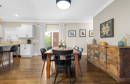 Harters Heights House | The Experience at ND<>4BR, 4BA <1 mi to ND Stadium