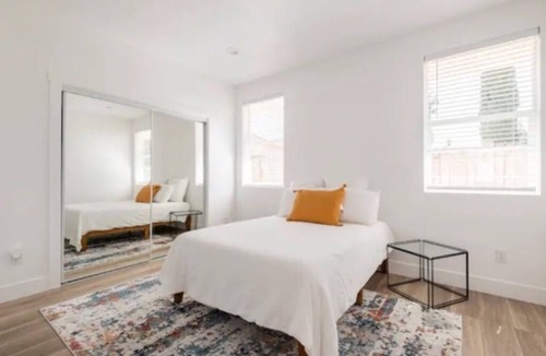 Sacramento House | The Experience