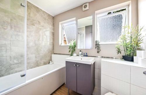 Stockwell Apartment | The Explorer's Home