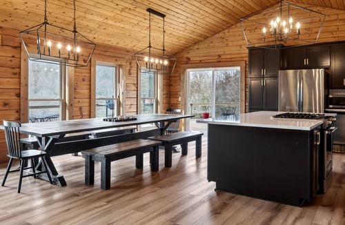 Baxter Ski Chalet | The FadeAway Lodge Center Hill Lake