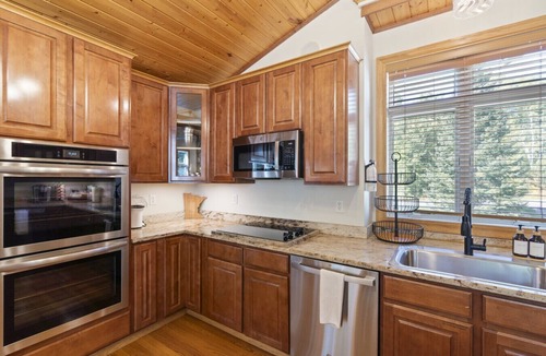 Breezy Point House | The Fairway Retreat: Spacious Family & Golf Getaway
