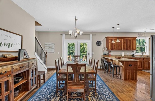 Waynesville House | The Farm House/Views/Breeze