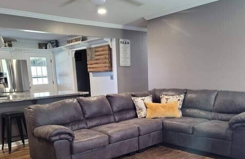 Ozone House | The Farm House w/spectacular views & HS Internet!