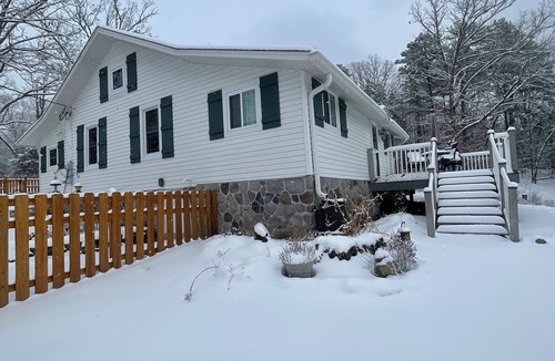 Grubville House | The Farmhouse 3br 1 bath charmer at Peppermint Springs Farm