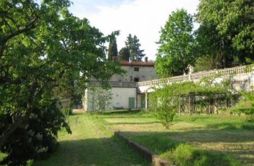 Londa House | The Farmhouse of Caiano between nature, culture and swimming pool