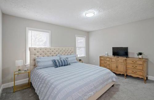 South Richmond House | The Farmhouse Spacious, Moo-tiful Haven by RVA!