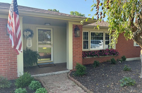 Bardstown House | 🌾 The Farmwife’s Hideaway 🌾 Small-town comfort with farmhouse charm.