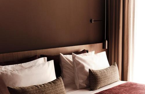 Khalandrion Hotel | The Fiction