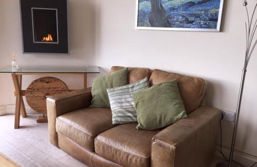 Portwrinkle House | The Fish Cellars - Luxury Holiday Cottage