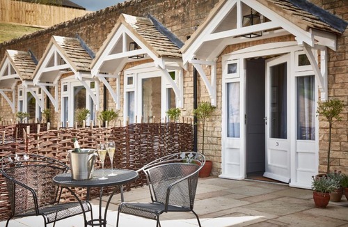 Broadway Hotel | The Fish Hotel