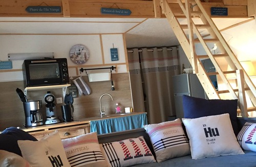 Plouguerneau House | THE FISHERMAN'S SHELTER 200M FROM THE APARTMENT AND THE GR 34 WELCOMES YOU ALL YEAR