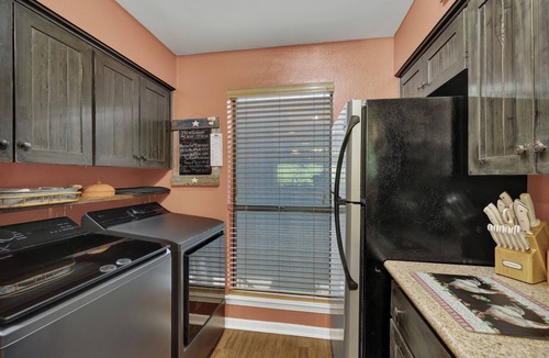 New Braunfels Condo | The Float Inn. Beautiful Condo Overlooking the Comal, Across from Schlitterbahn