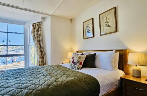 Dartmouth Hotel | The Floating Bridge
