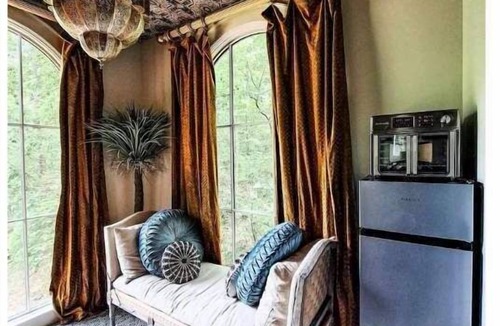 Cullman House | “The Flying Carpet” Moroccan Treehouse