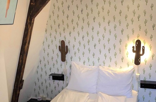 Burgwallen Nieuwe Zijde Hostel | The Flying Pig Downtown Youth Hostel