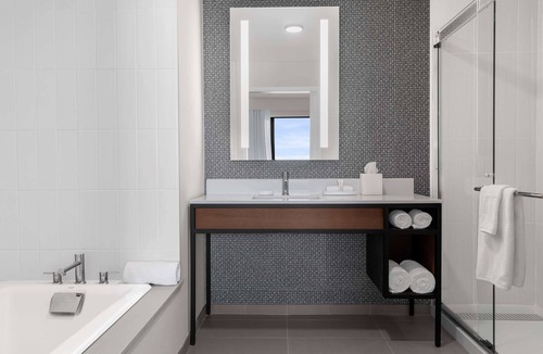 Midtown Sacramento Hotel | The Fort Sutter Sacramento, Tapestry Collection by Hilton