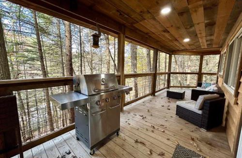 Rogers House | The Founder - Iconic Rockhouse Cabin