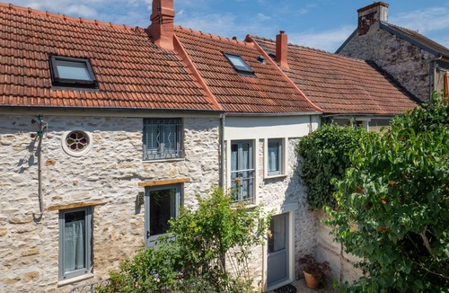 Fontenay-Saint-Pere House | The Fournil gîte is a fully renovated former farmhouse dating from 1850.
