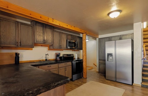 Seeley Lake House | The Fox Den -Cozy stay w/AC & Wi-Fi, Pet Friendly