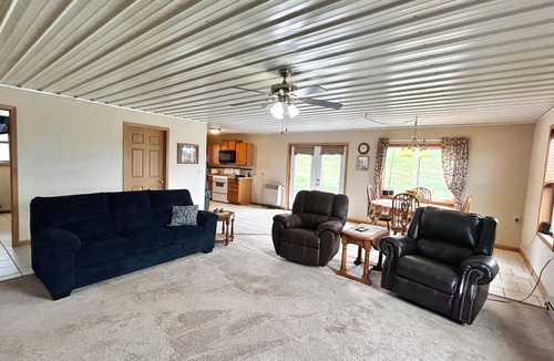 Hixton House | The Fox Den Guesthouse, enjoy beautiful WI countryside yet just 3 miles to I94!
