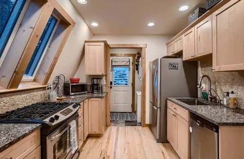 Shadow Mountain House | The Fox Den with views and creek on an acre!