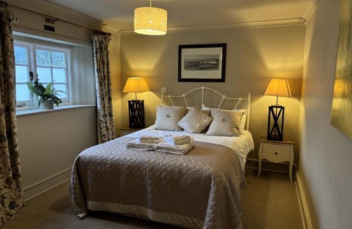 Charlton Hotel | The Fox Goes Free