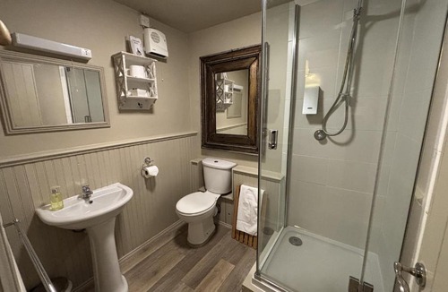 Charlton Hotel | The Fox Goes Free